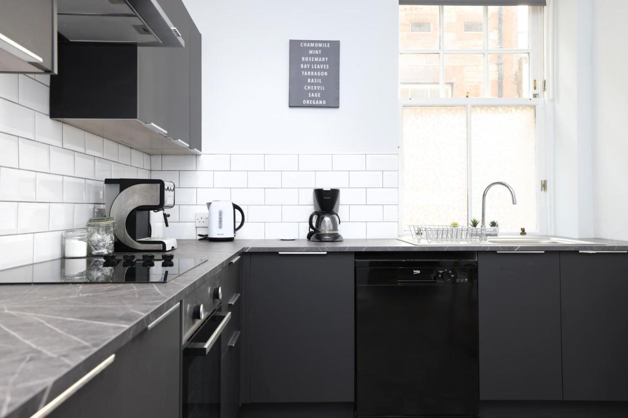 Stunning 2 Bed Apt Nr The Royal Mile & The Castle Единбург Екстериор снимка