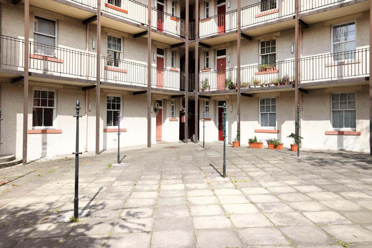 Stunning 2 Bed Apt Nr The Royal Mile & The Castle Единбург Екстериор снимка
